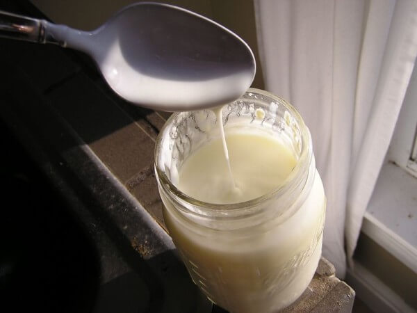 cách khắc phục sữa chua bị tách nước